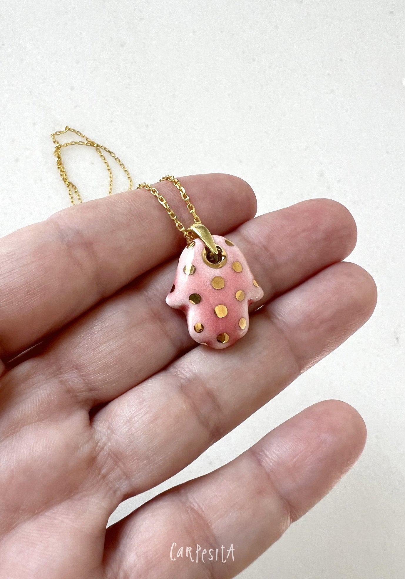 Pembe Benekli Hamsa Kolye
