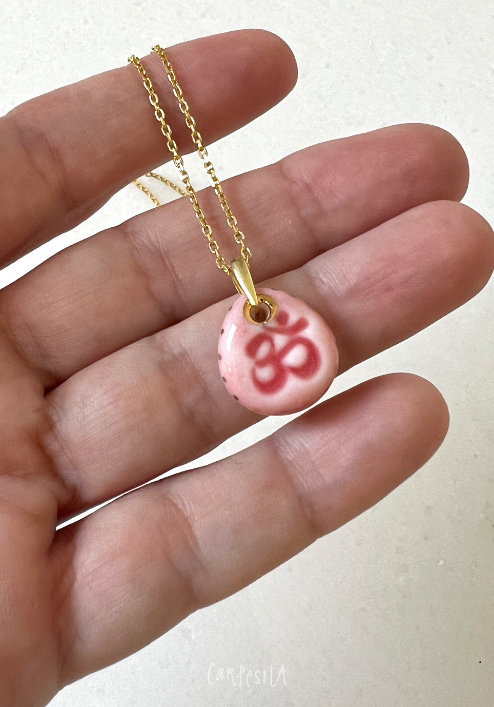 Pembe OM Kolye