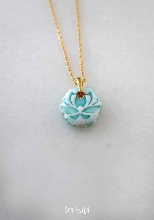 Yeşil Lotus Kolye
