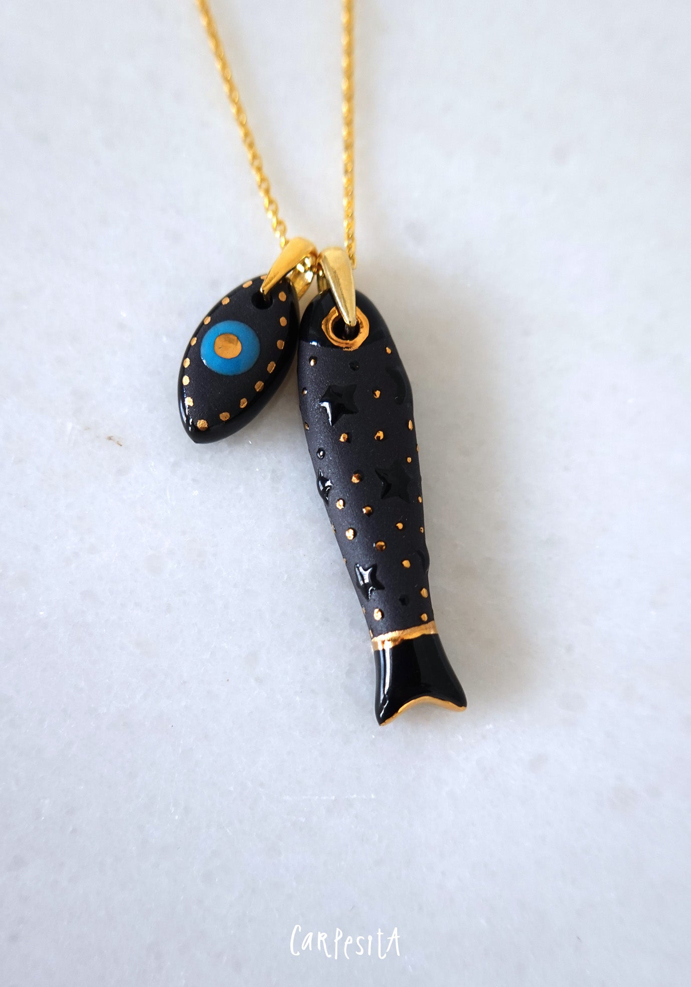 Siyah Yıldızlı Balık Kolye