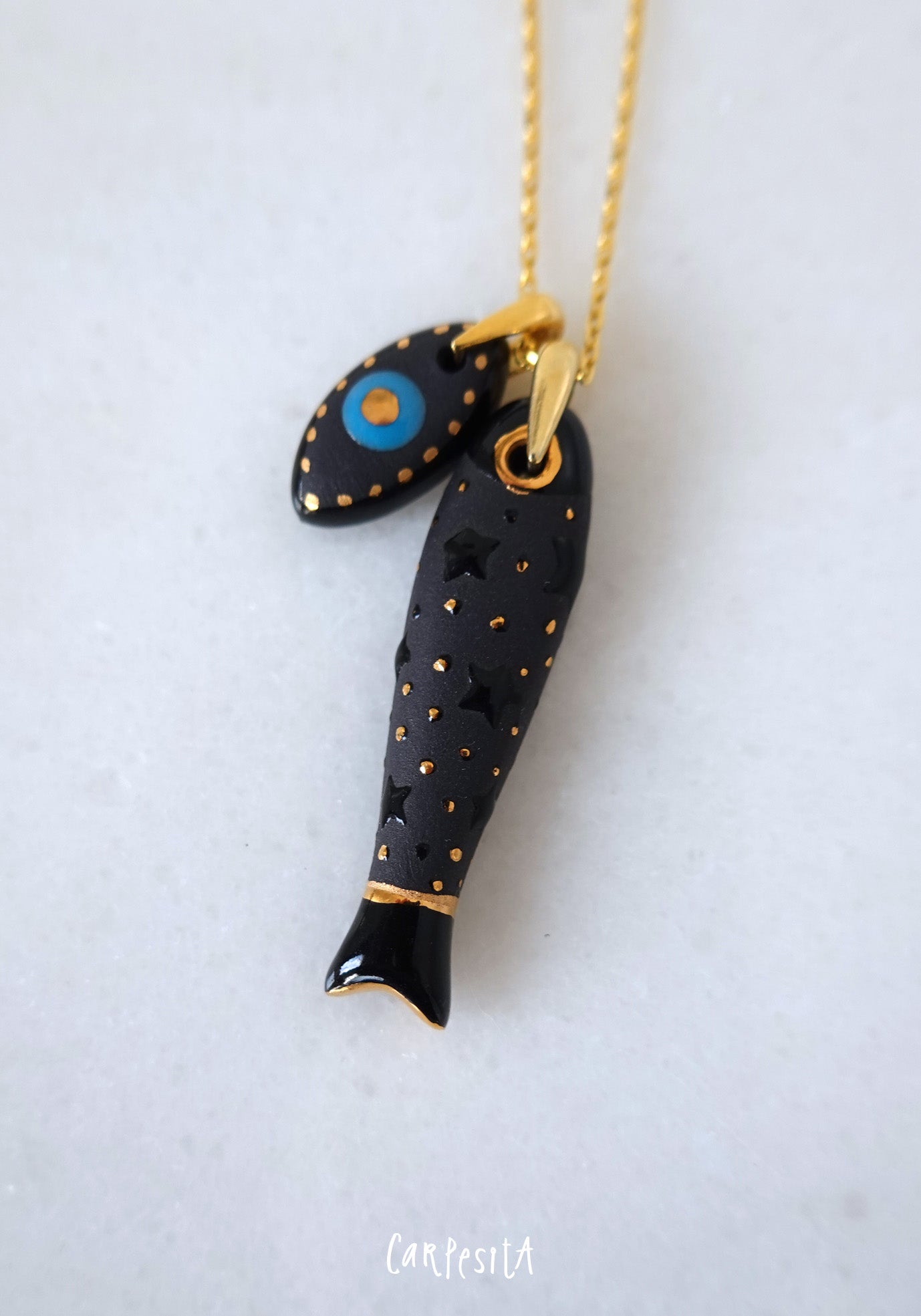 Siyah Yıldızlı Balık Kolye