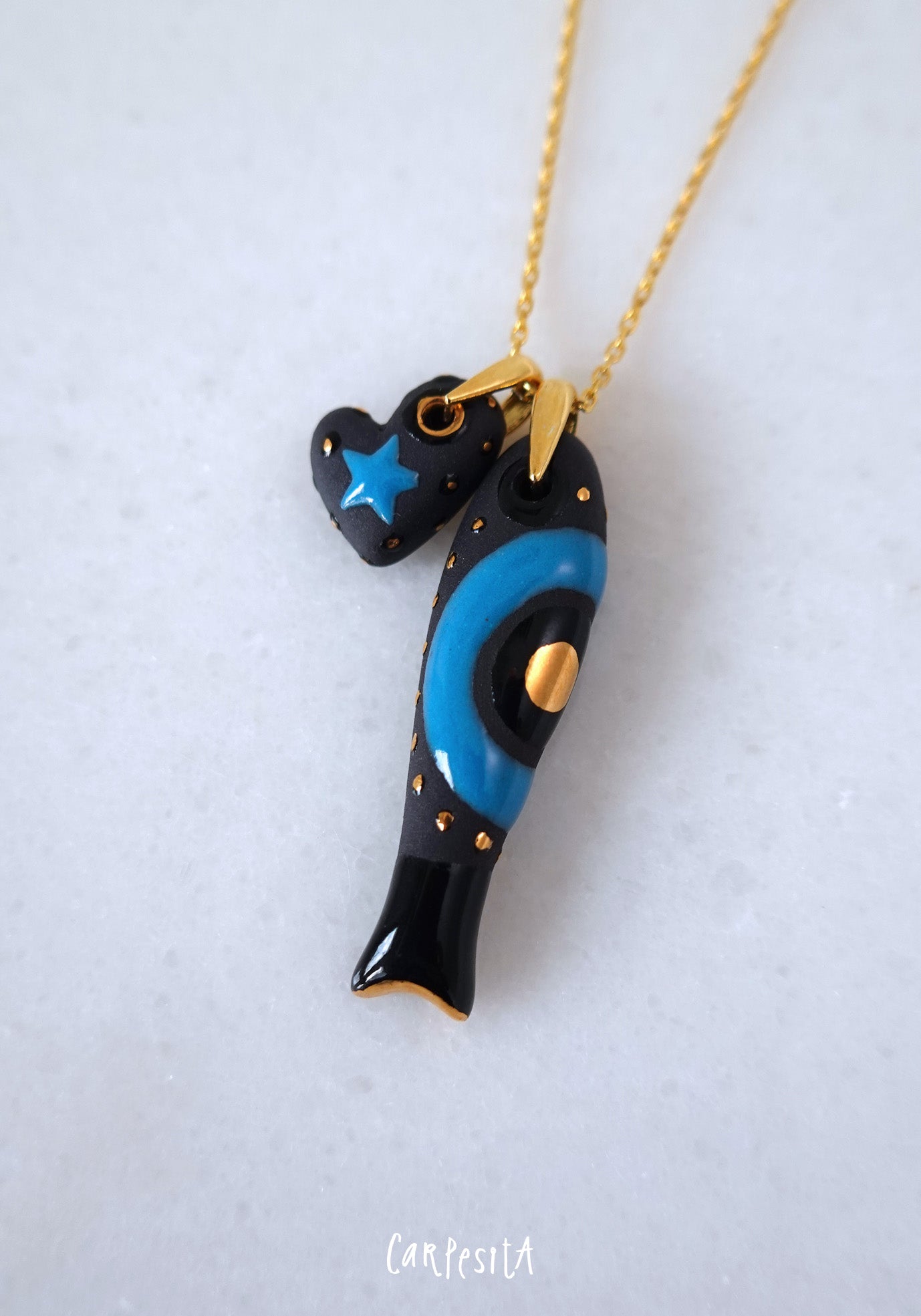 Siyah Nazarlıklı ve Kalpli Balık Kolye