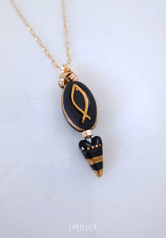 Siyah Balıklı Büyük Özel Kolye